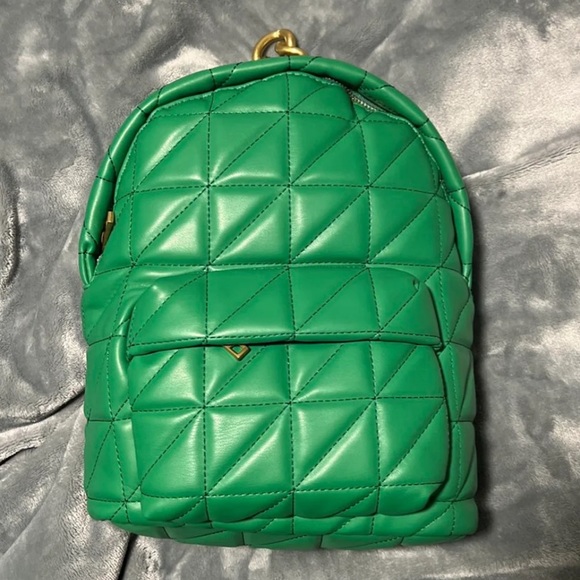 Green quilted Zara backpack - Picture 1 of 4